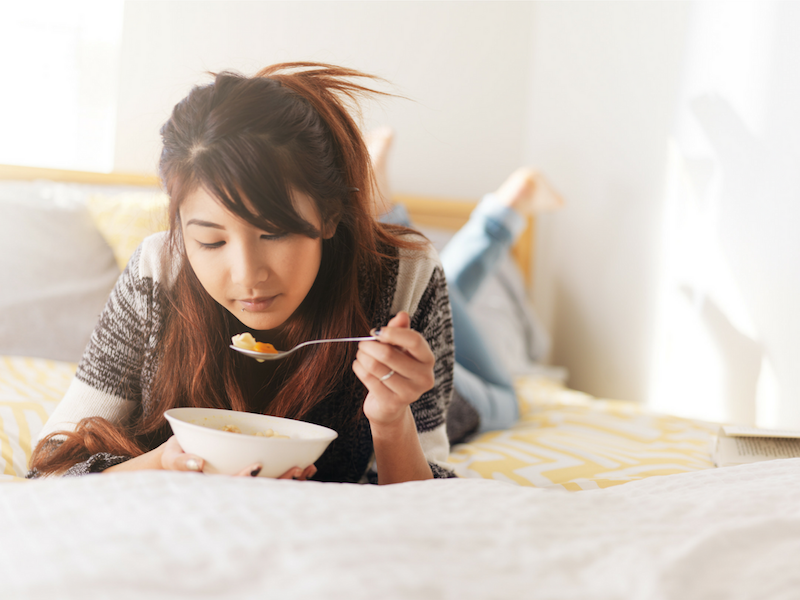 The Effects of Eating in Bed