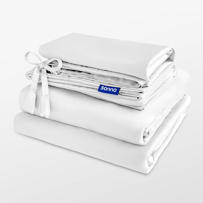 Folded white bedding set with 'sonno' branding on a light gray background